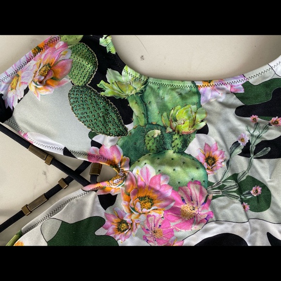 Trendy cactus print bathing suit - Picture 2 of 4